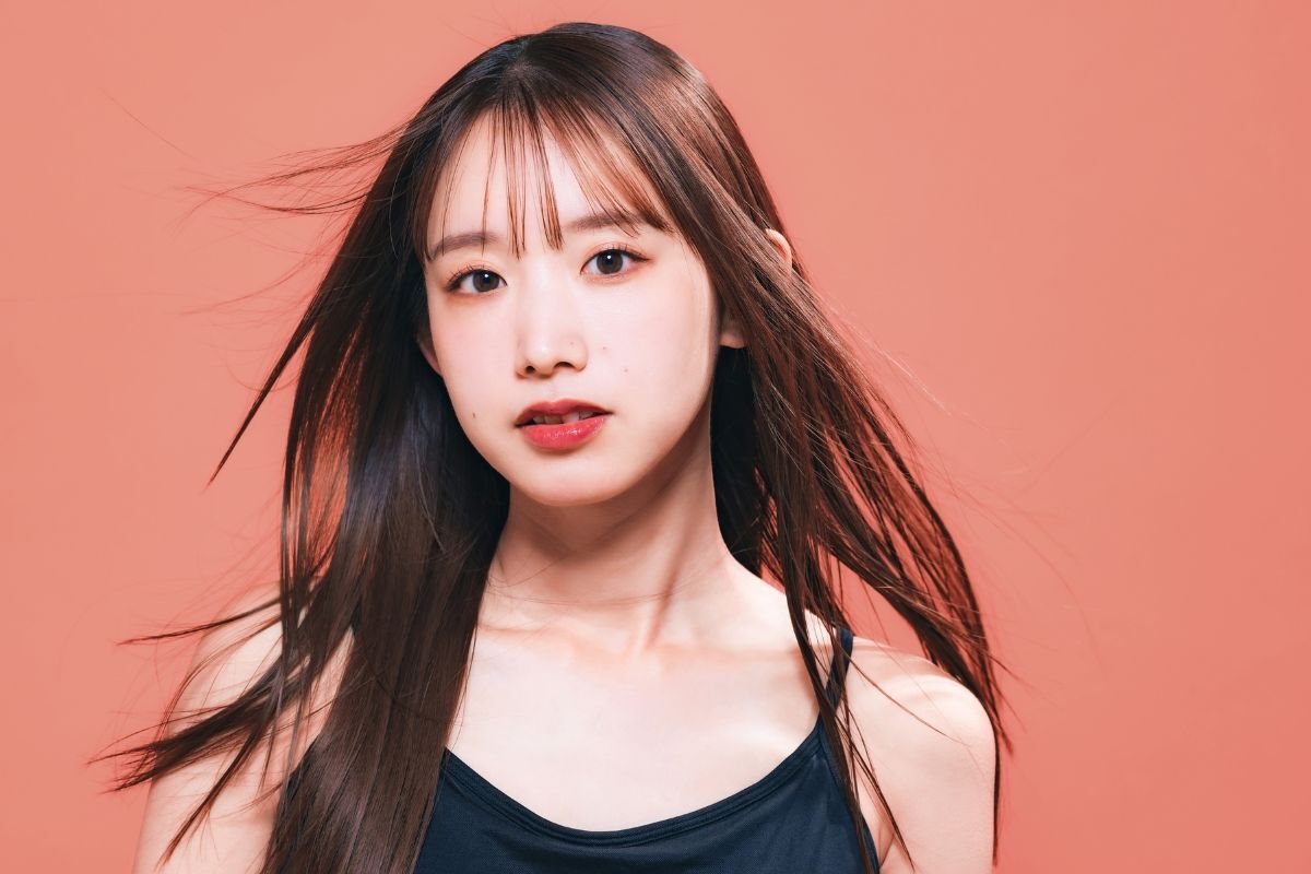 Tóc mái thưa dài