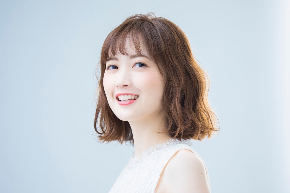 Tóc ngắn ngang vai uốn gợn sóng