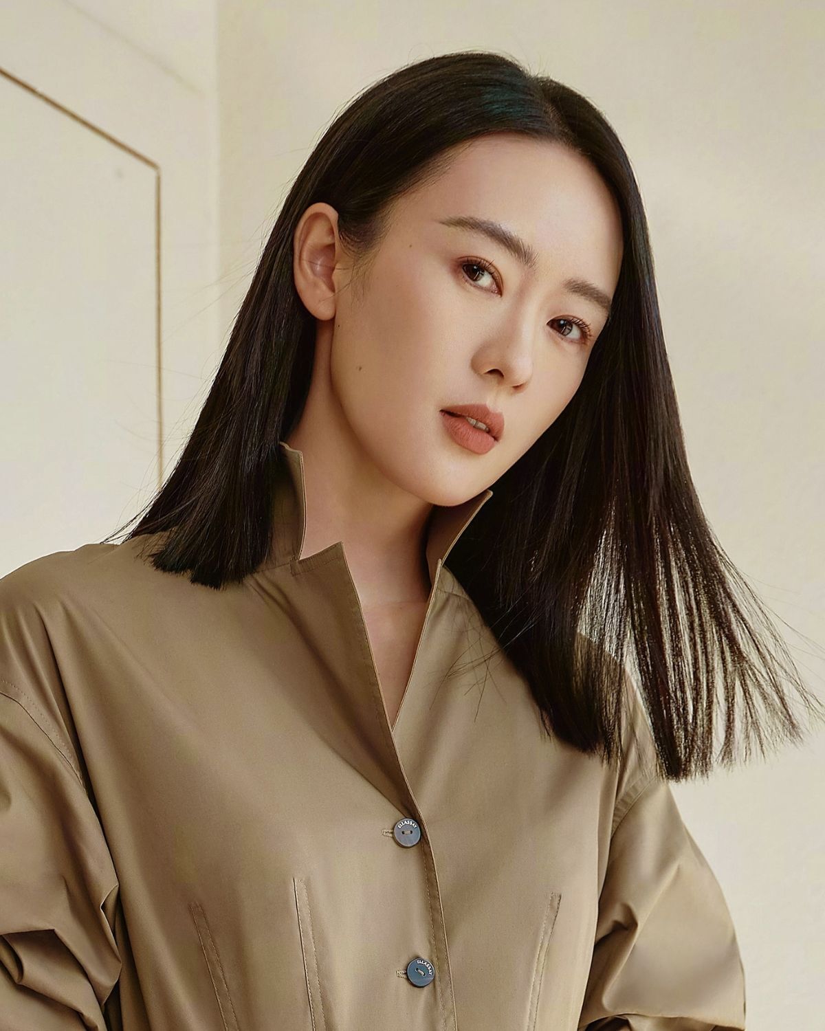 Tóc ngắn ngang vai duỗi thẳng