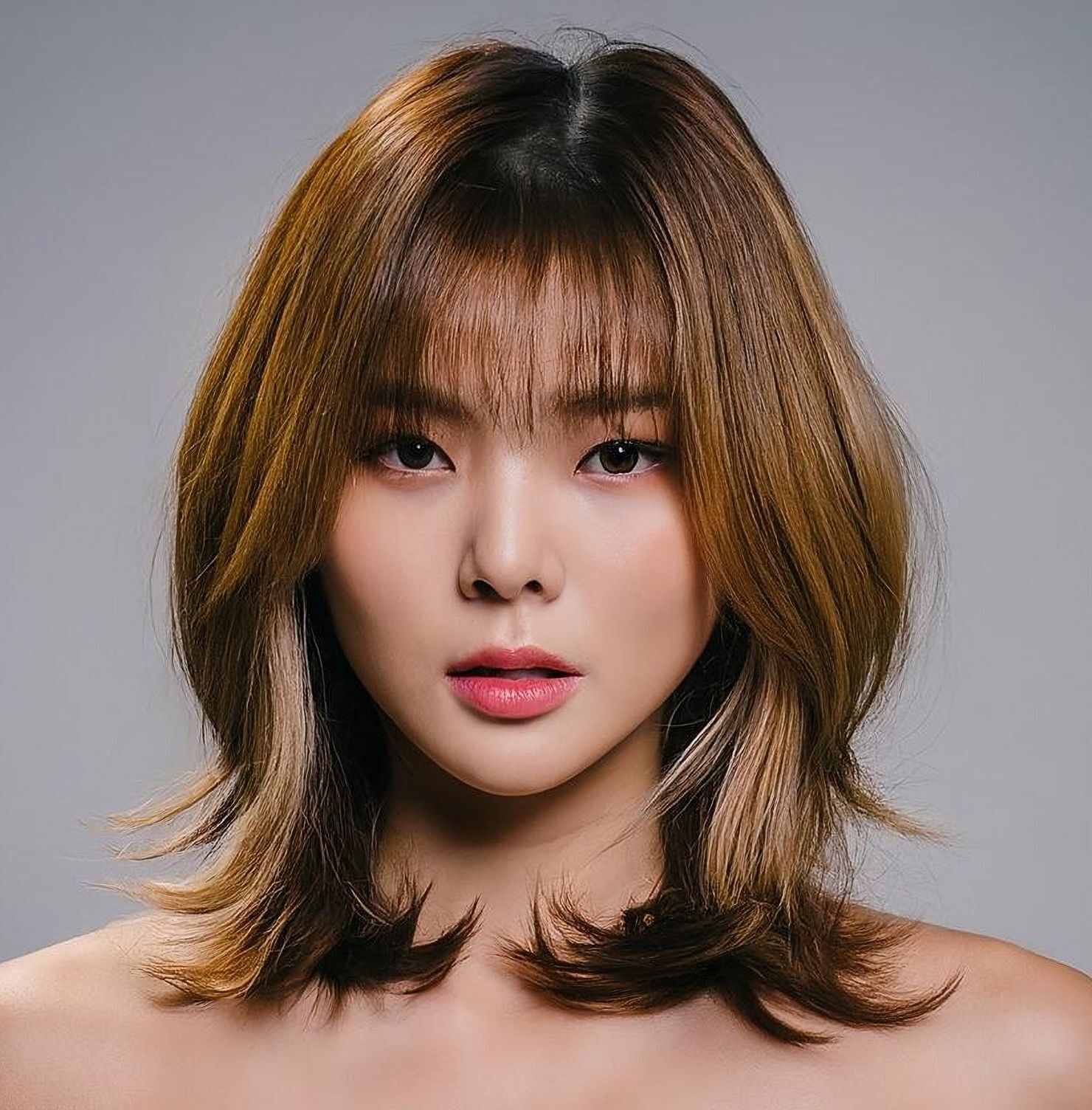 Tóc ngắn ngang vai tỉa đuôi