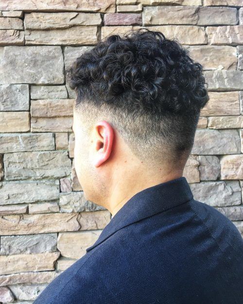 Keriting pada undercut juga keren, kok. (Foto: instagram/color_keys)