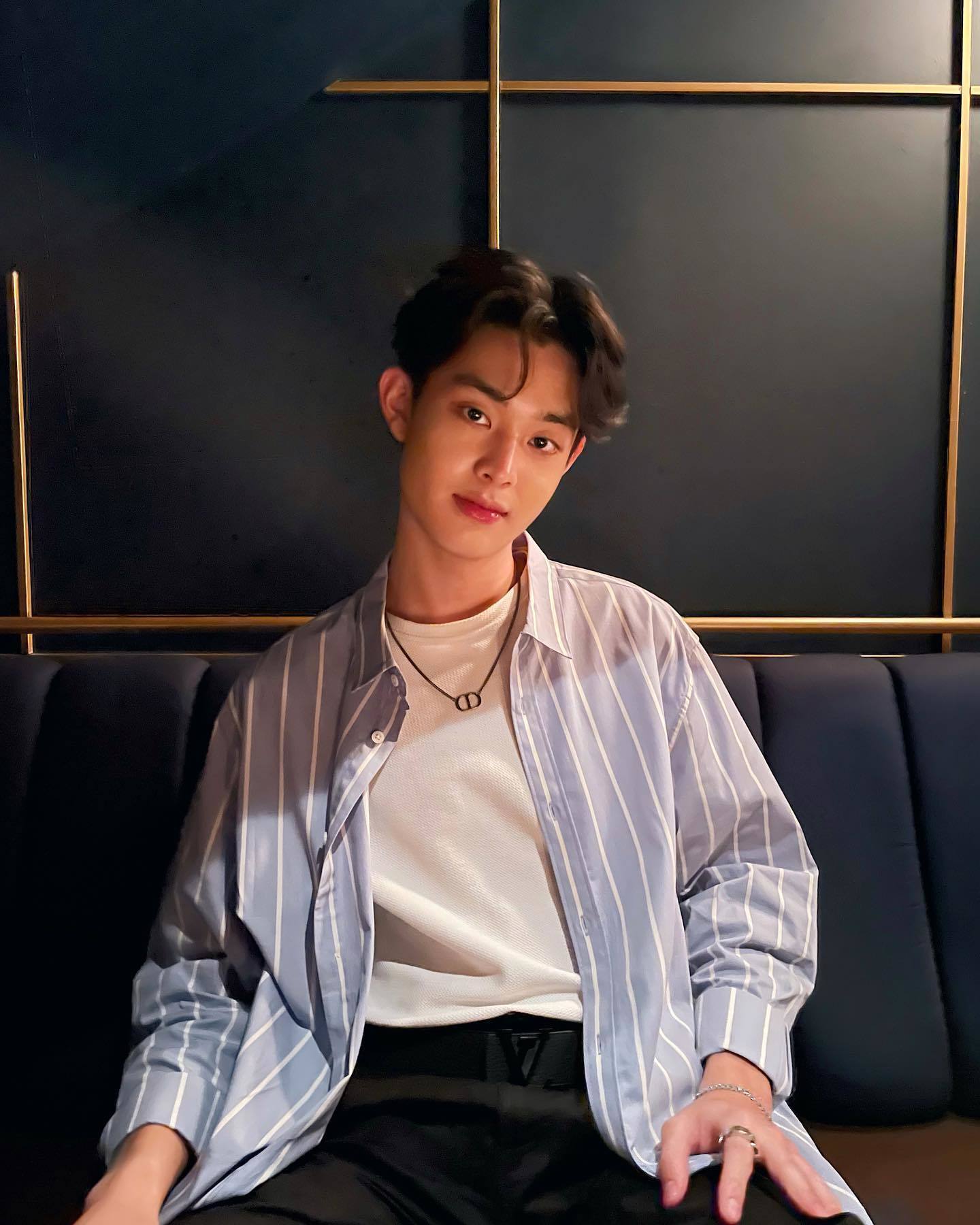 Gaya rambut curtain dengan sentuhan messy. (Foto: Instagram.com/phrrince)