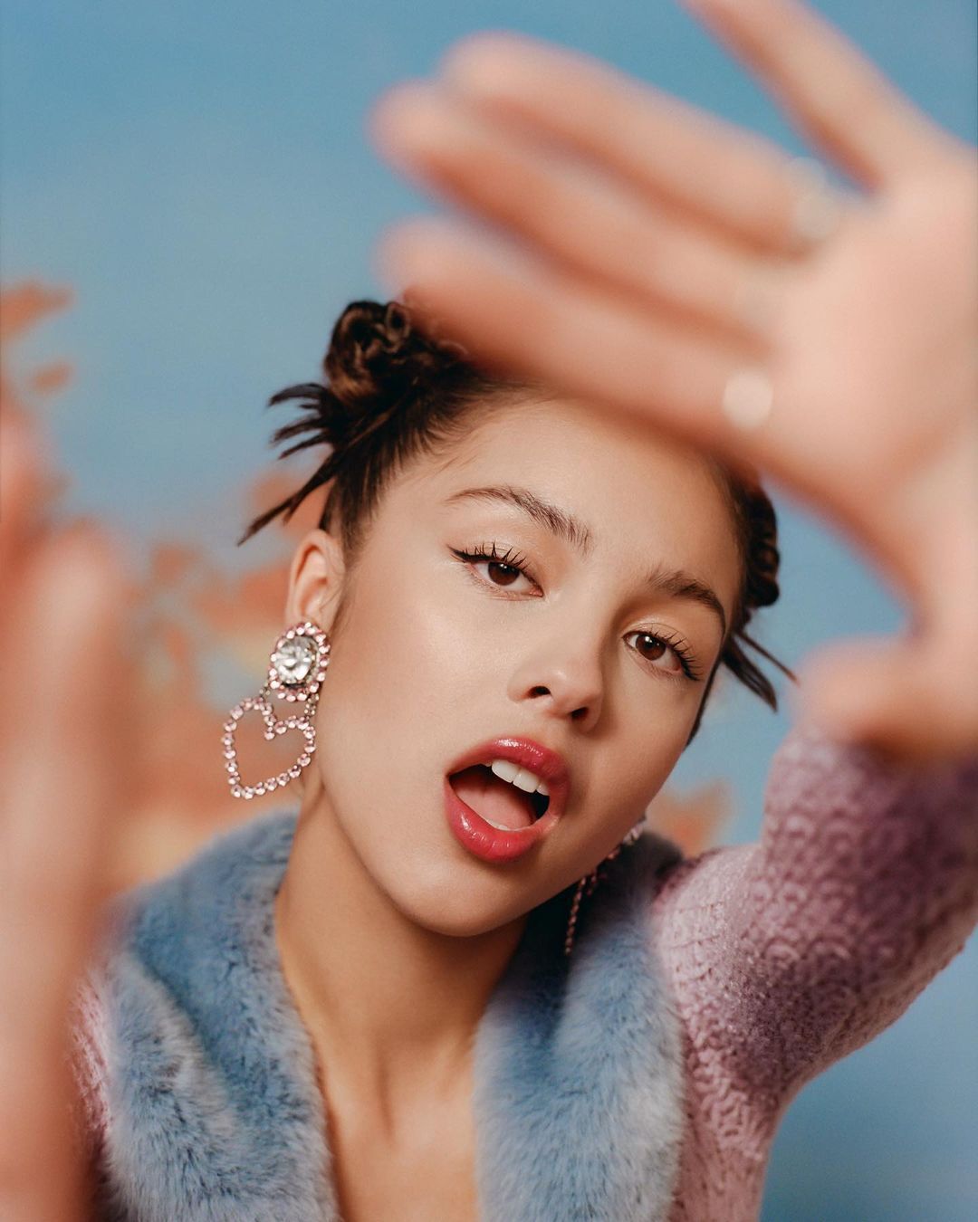 (Sumber: instagram.com/oliviarodrigo)