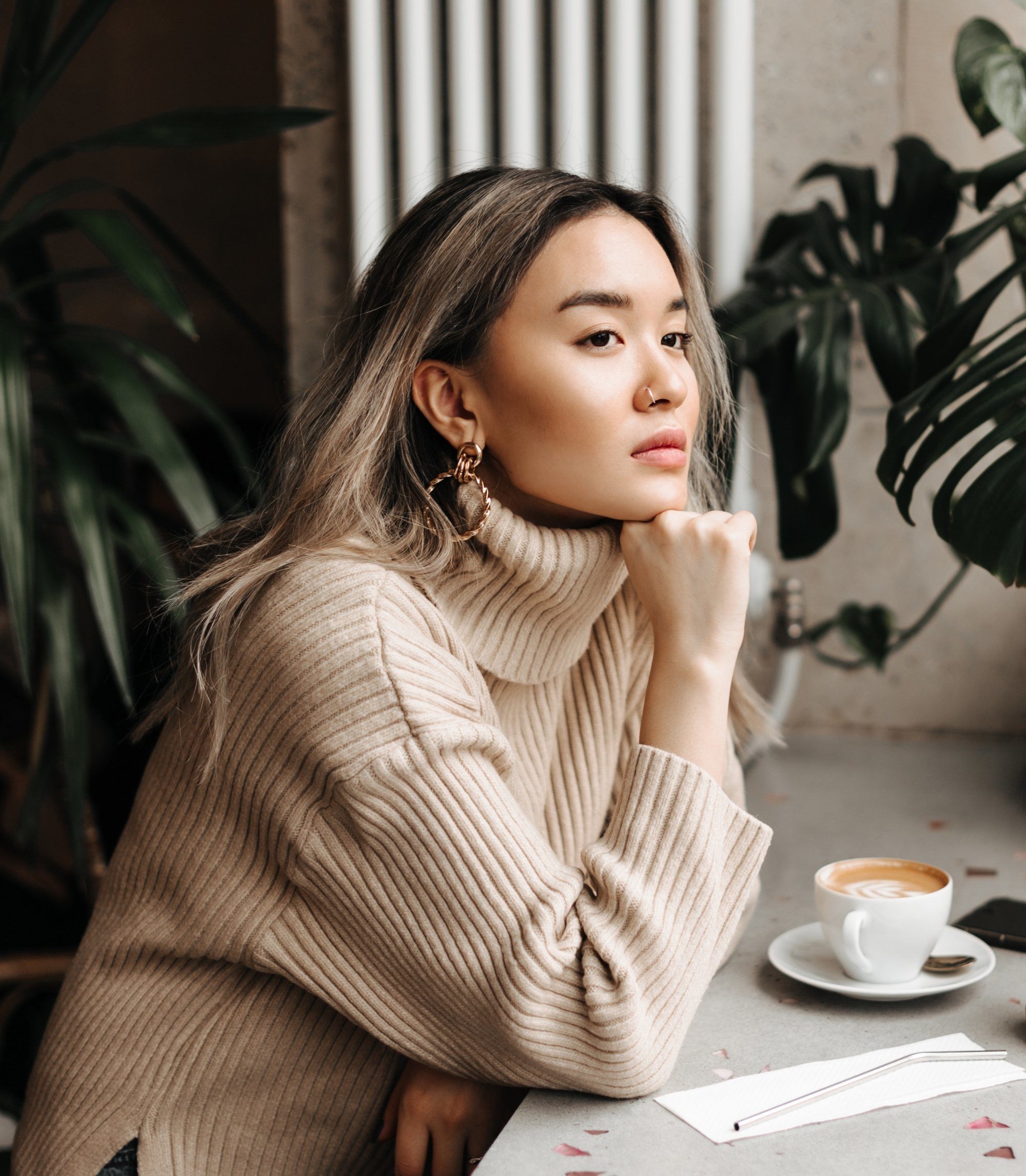 Warna rambut ini bikin penampilanmu tampak semakin modern. (Foto: All Things Filipina)