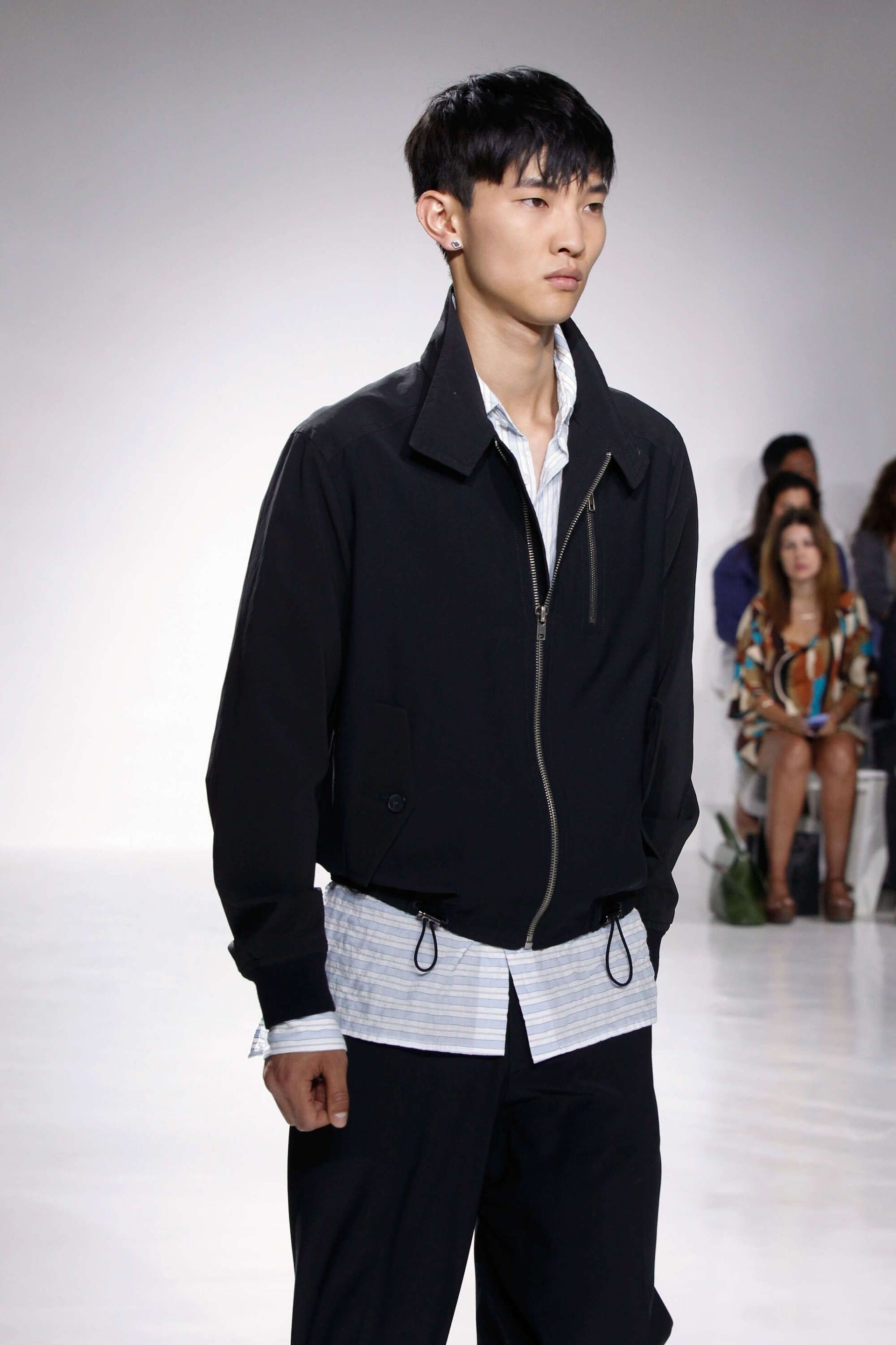 Pria Asia dengan model rambut French crop.