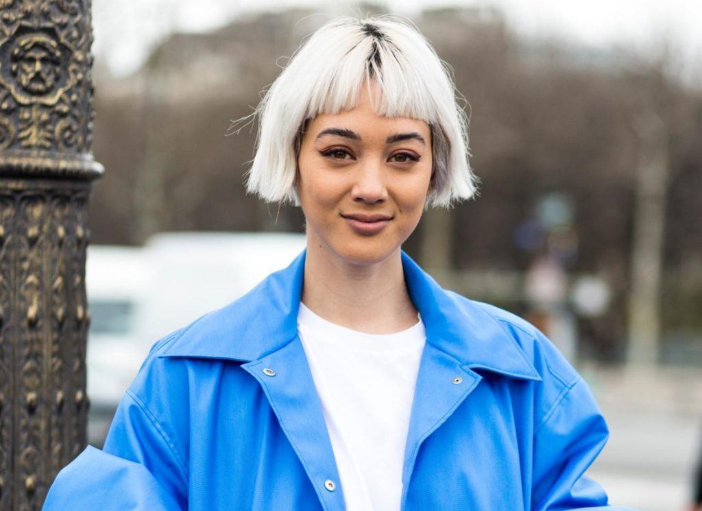 Karena nyentrik, kamu bisa padankan warna rambut ini dengan choppy bob yang edgy. (Foto: Shutterstock)