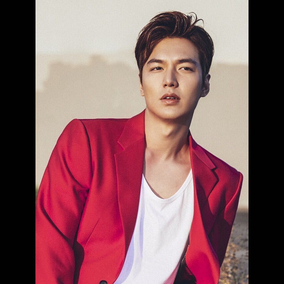 Model rambut comb over belah samping. (Foto: Instagram.com/actorleeminho)