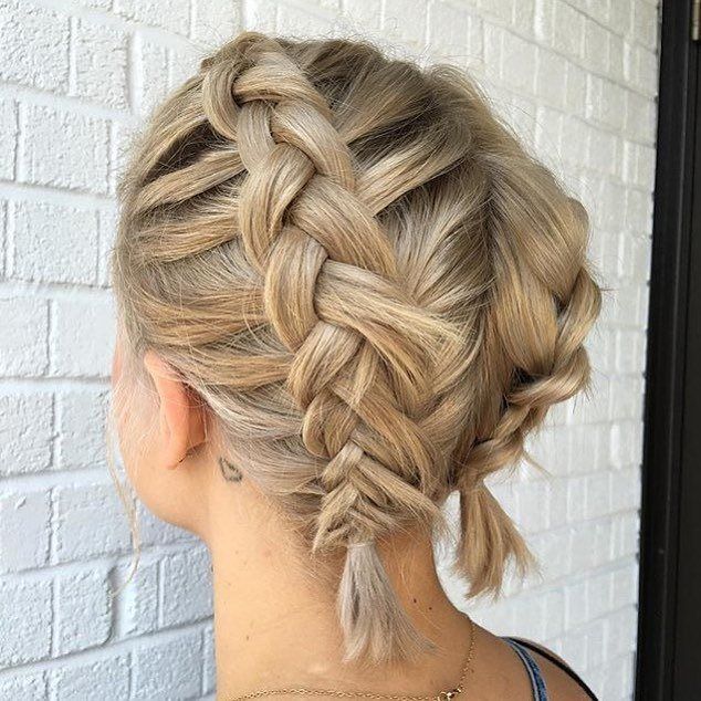 Tak yakin rambutmu cukup panjang untuk disanggul? Coba gaya rambut Dutch braid pigtails. (Foto: Instagram @yourbraids)