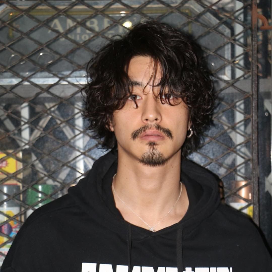 Potongan rambut medium dan messy. (Foto: Pinterest)