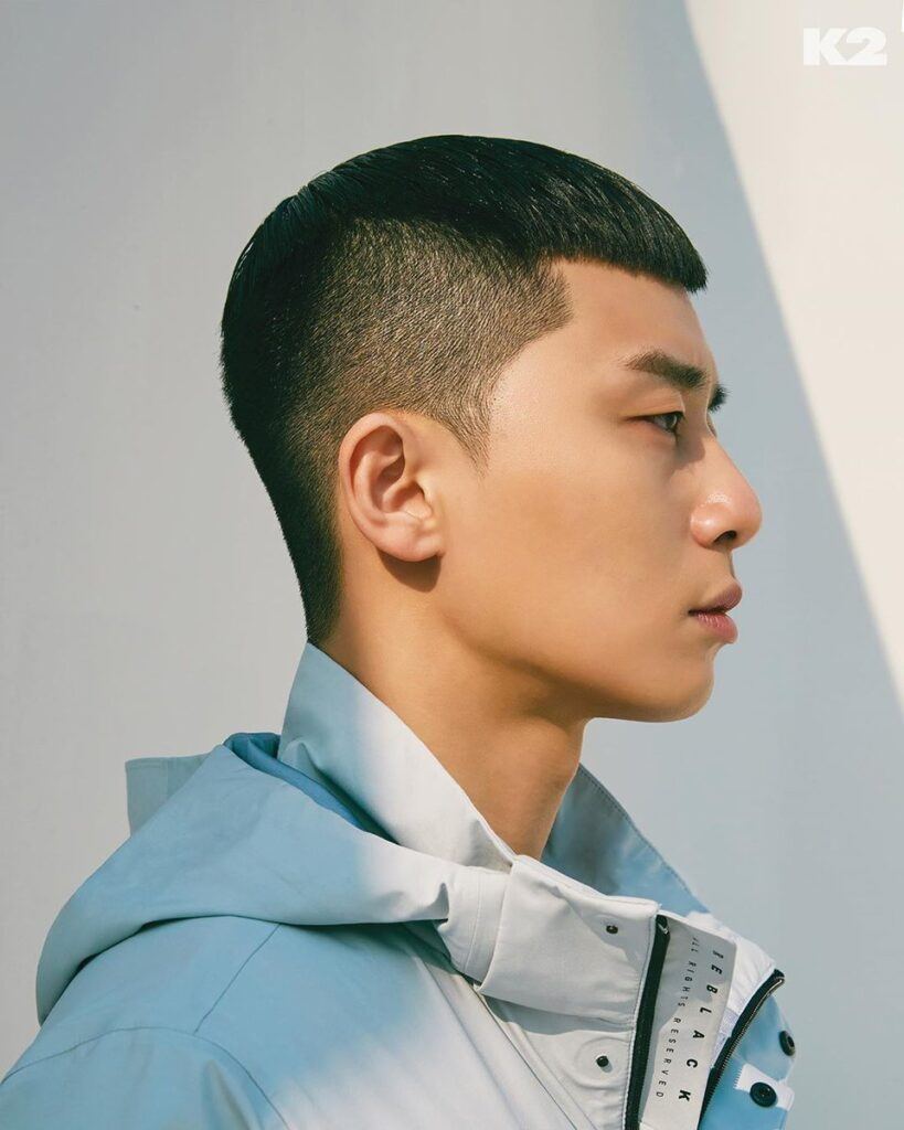 aktor korea park seo joon dengan rambut cepak chestnut