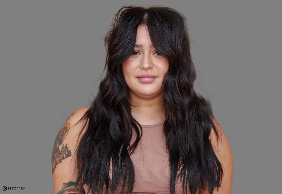 Berikan potongan layer pada rambut panjangmu. (Foto: Instagram/eastonhair)