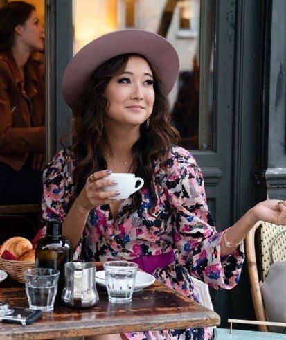 Pakai topi begini juga manis! (Foto: Netflix)