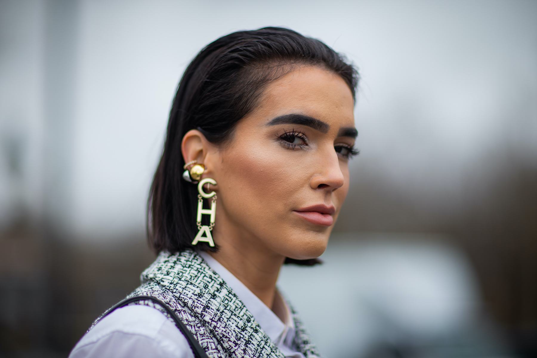 Gaya rambut blunt cut khas Dua Lipa! (Foto: Shutterstock)