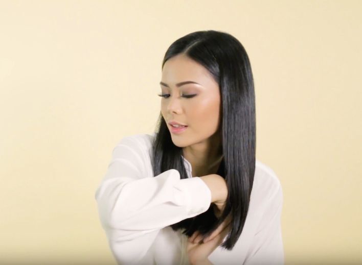 Wanita asia gaya rambut pesta akhir tahun infinity braid