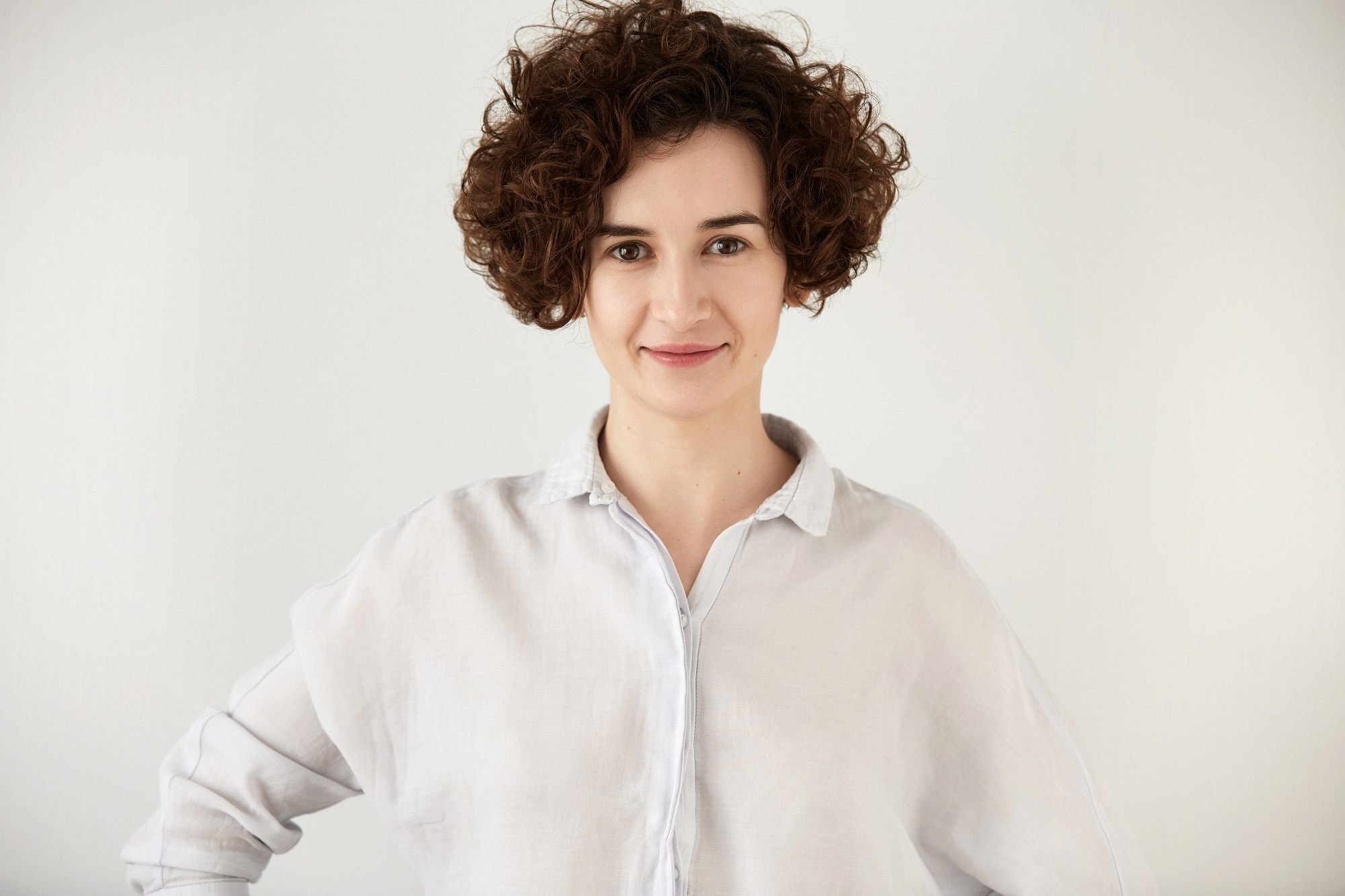 Model rambut keriting pendek wanita. (Foto: Shutterstock)