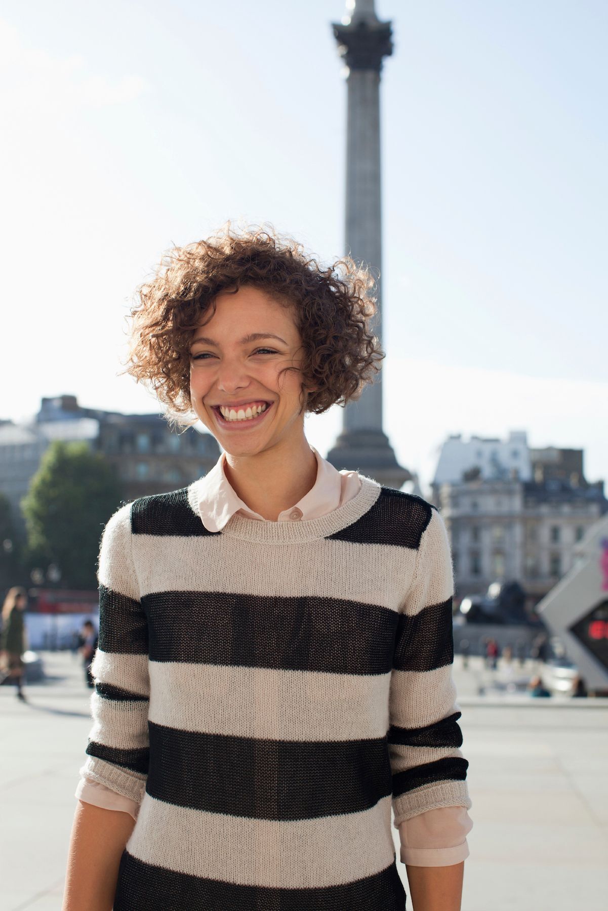 Jangan takut punya rambut pendek jika rambut kamu keriting.  (Foto: Indigitalimages.com)