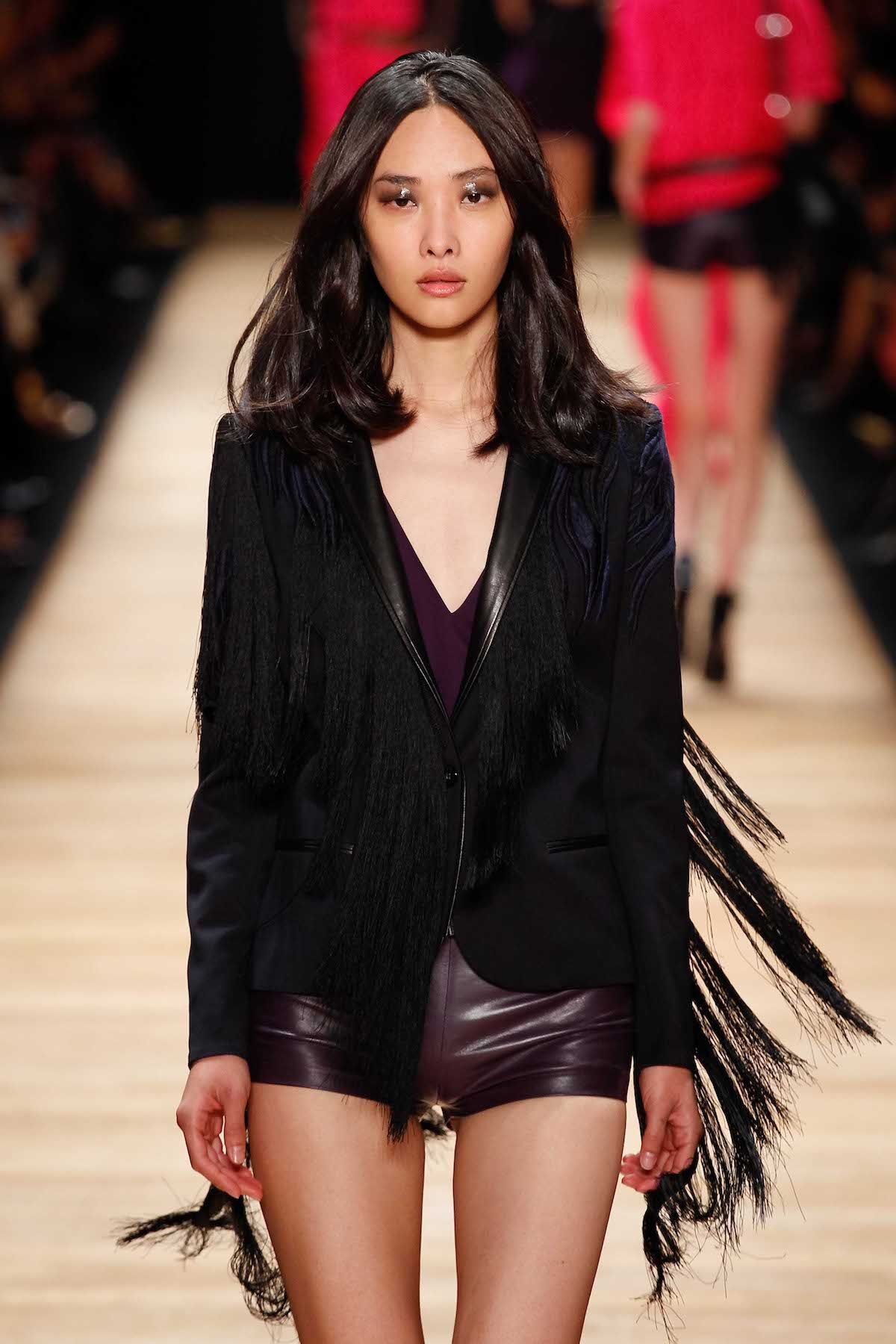 Rambut panjang sebahu bisa jadi pilihanmu. (Foto: Indigitalimages.com)