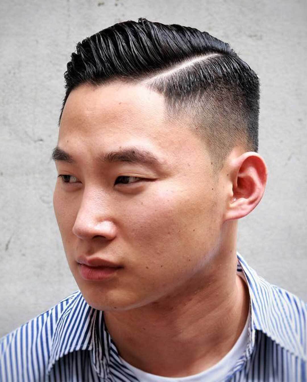 Gaya rambut comb over dengan aksen fade. (Foto: Mens Hairstyle Tips)