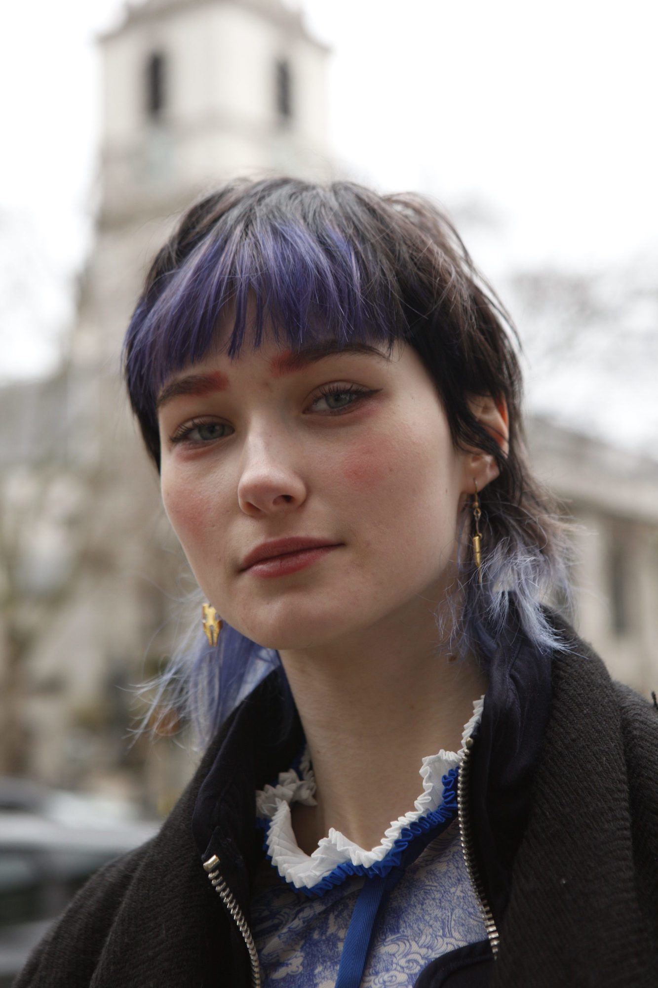 Popping colour bisa jadi trik mencerahkan wajah. (Foto: Indigitalimages.com)