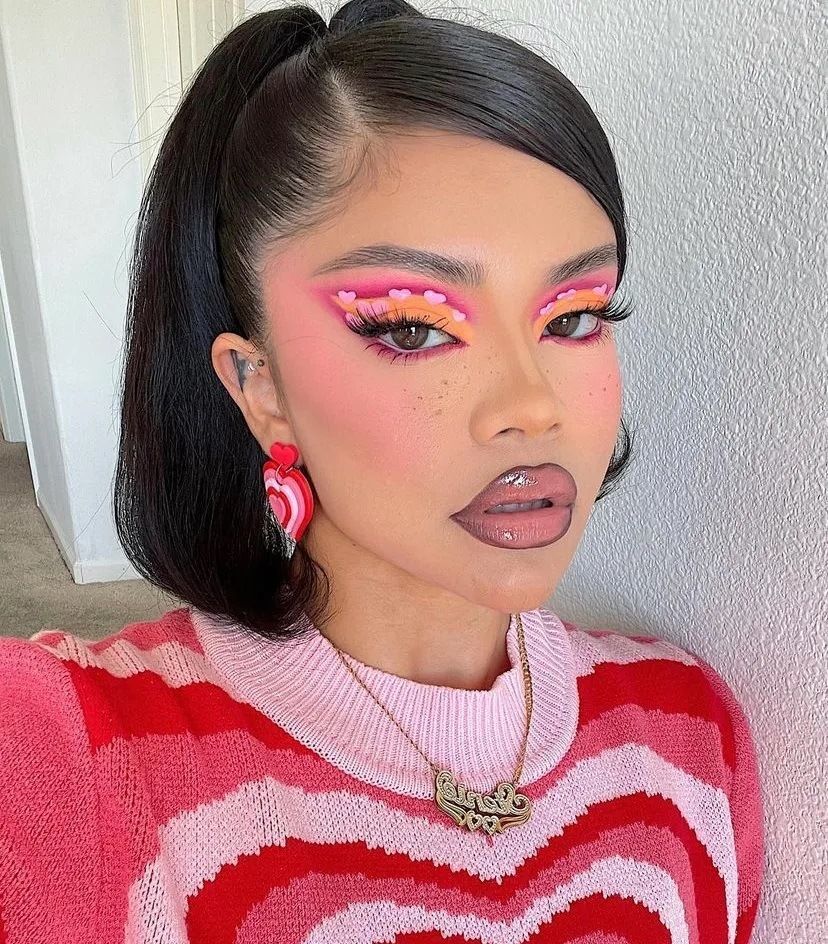 Y2K style sedang digandrungi, lho! (Foto: Instagram.com/stenss)