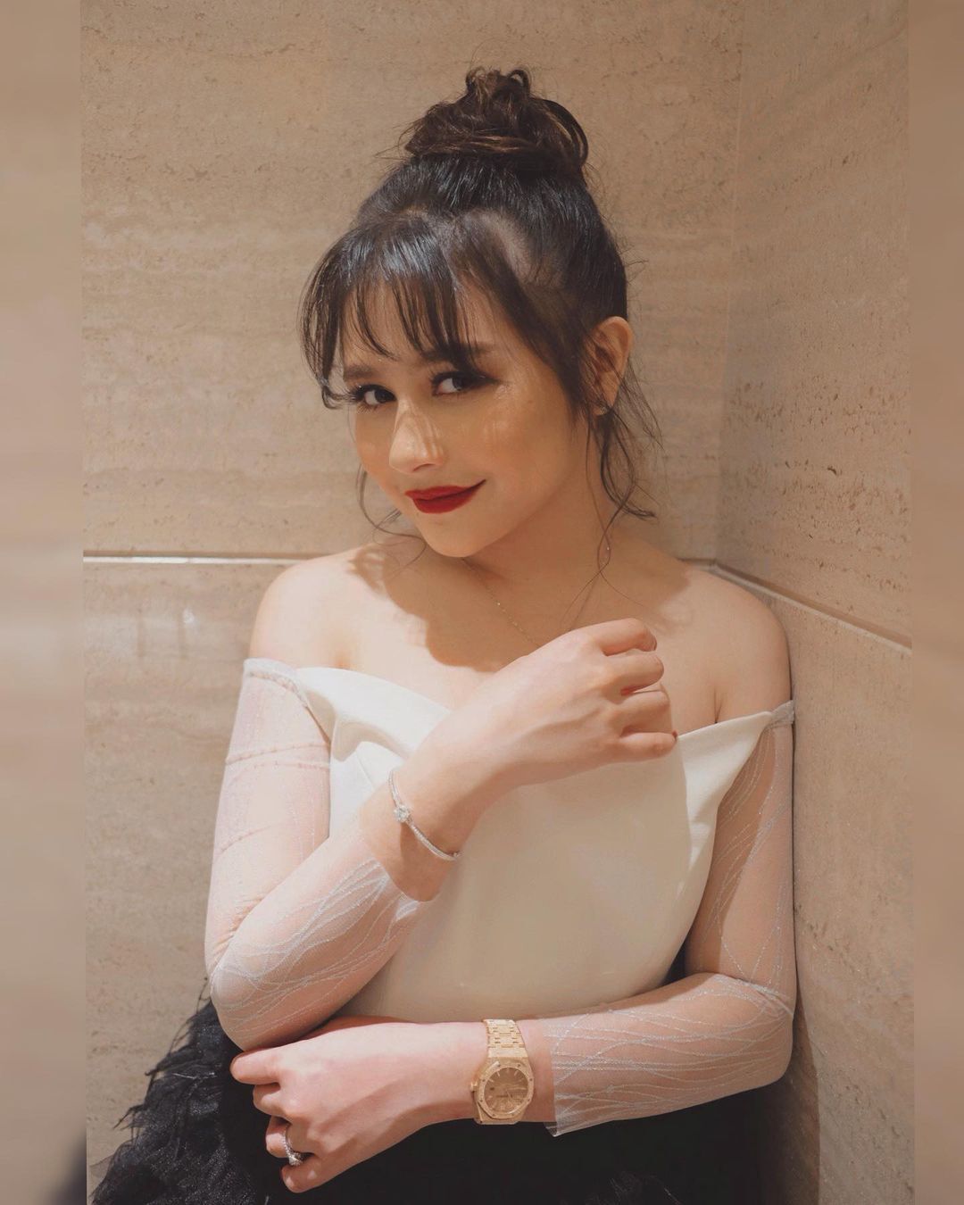 10 Model Rambut Prilly Latuconsina yang Bisa Dicoba Sendiri