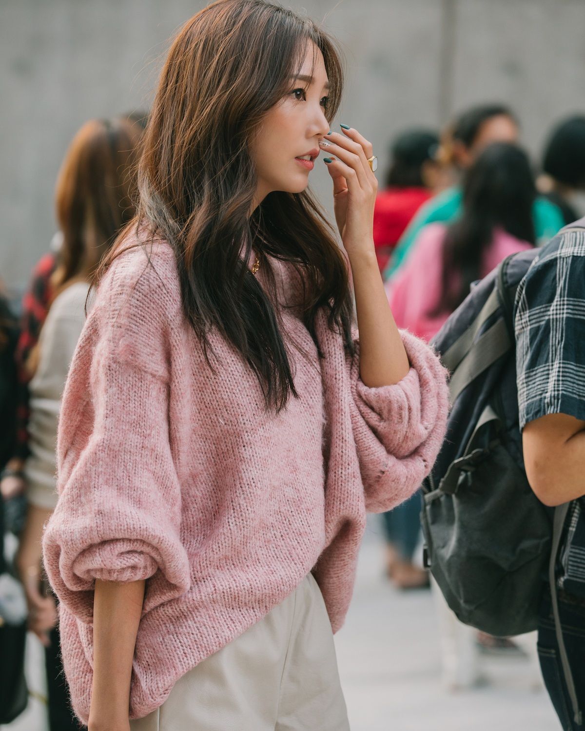 Campuran cokelat dan hitam akan selalu keren. (Foto: Shutterstock)