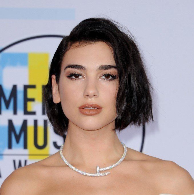 Rambut bob bisa terlihat edgy dan bervolume jika dicatok dengan cara yang tepat. (Foto: Shutterstock)