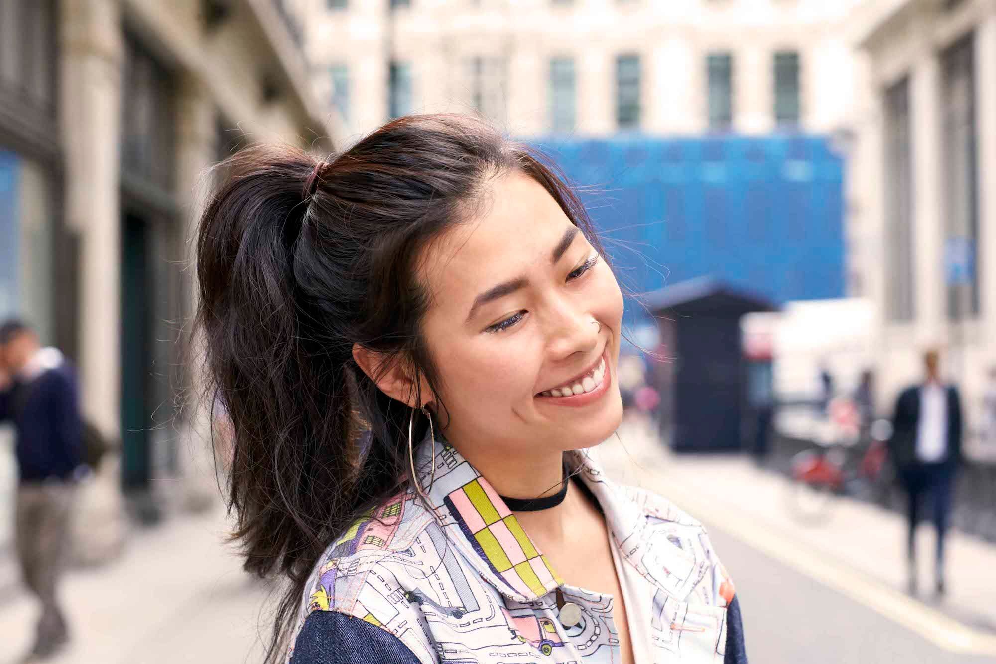 Dengan model layer ini kamu bisa ciptakan gaya ponytail idamanmu. (Foto: Dvora)