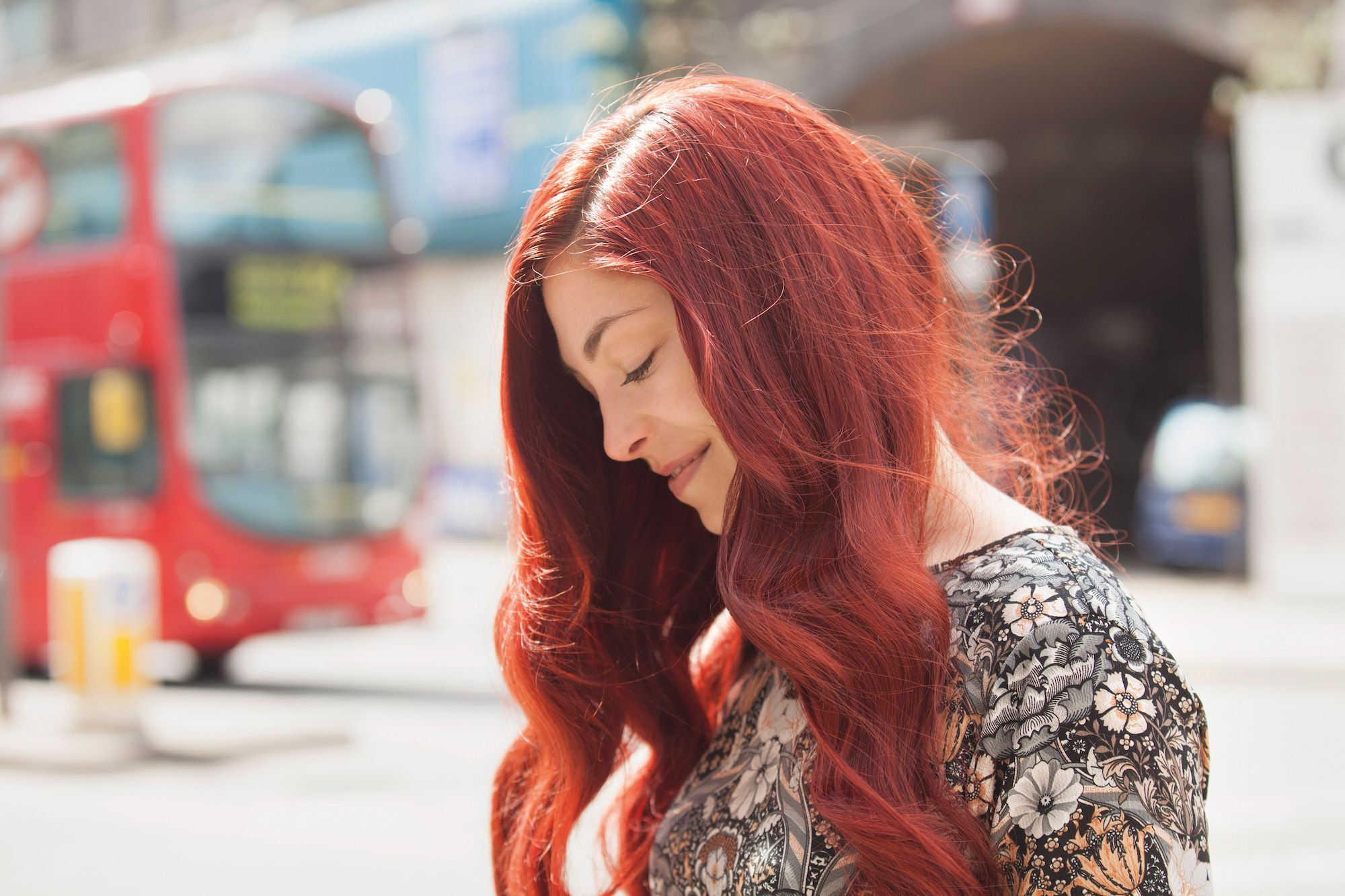 Rambut panjang dengan warna rambut merah terang. (Foto: Verity Jane Smith)