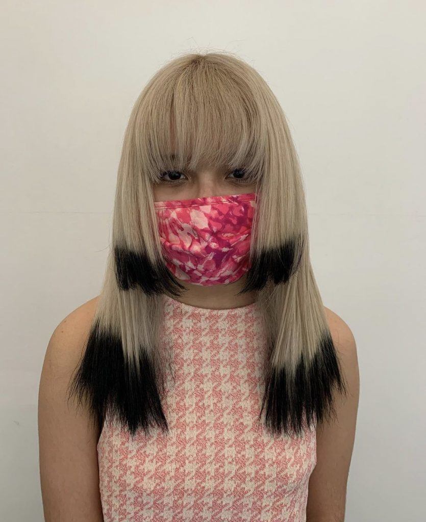 Coba hime cut dengan warna rambut blonde dan hitam. (Foto: Instagram.com/doubleq_chris)