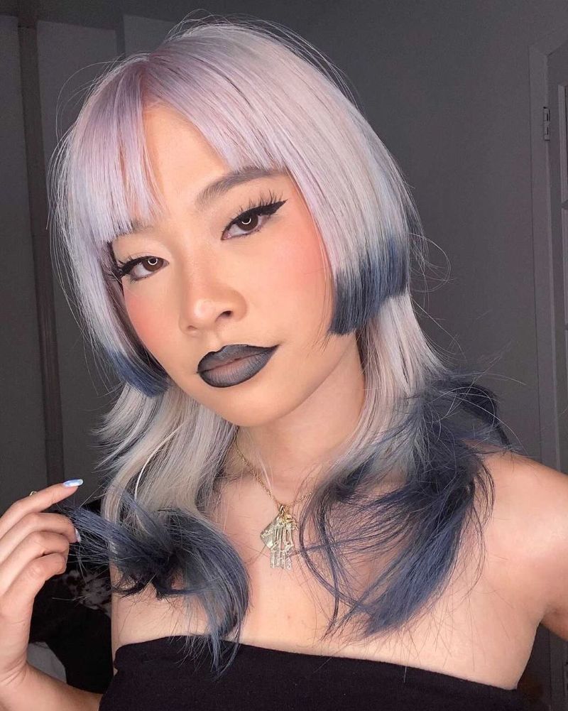 Jellyfish hair cut dengan sentuhan dip dye hair warna pastel dan abu-abu. (Foto:  Instagram.com/kingdivinefive)