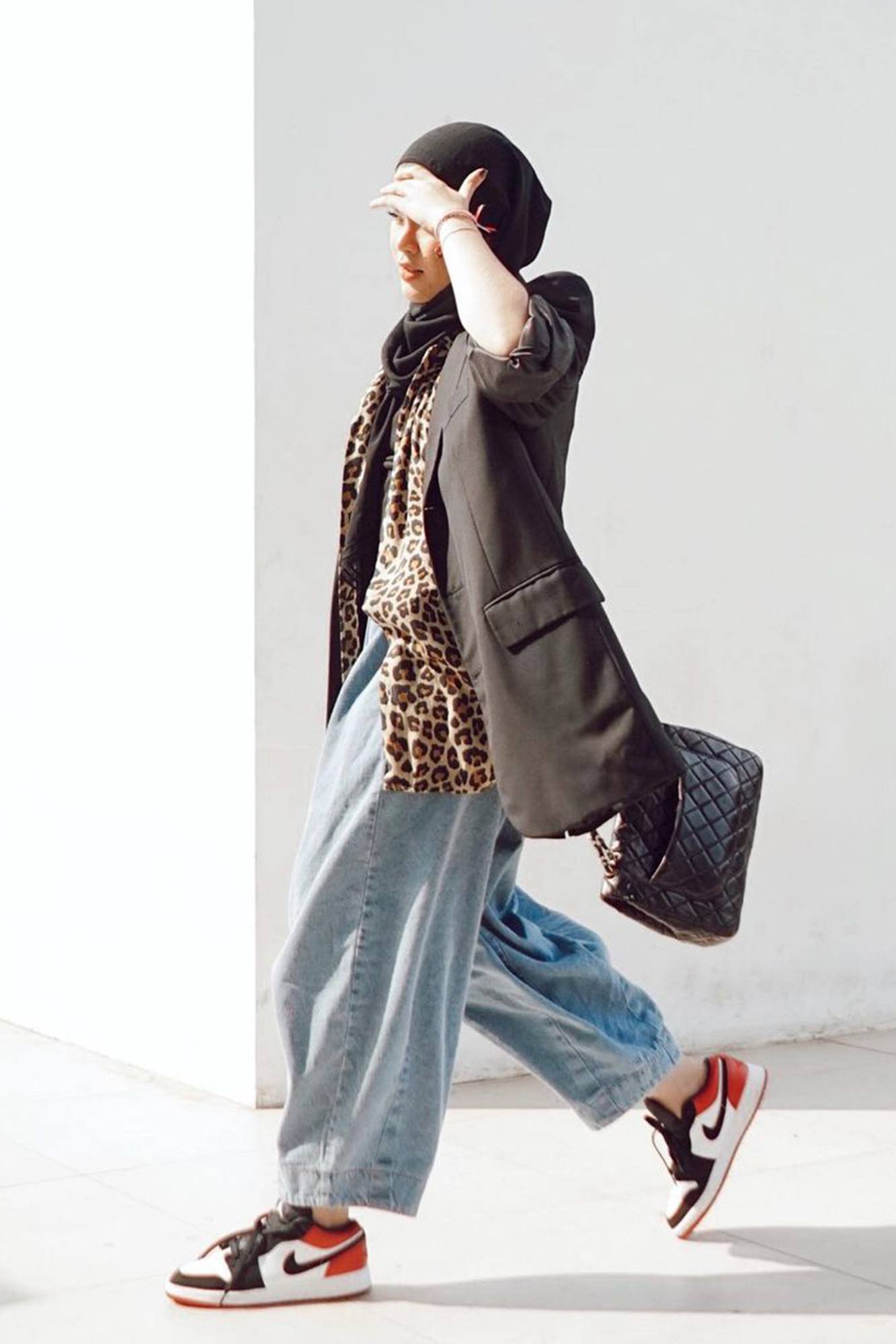 Gaya longgar yang selalu trendi. (Foto: Instagram/siviazizah)