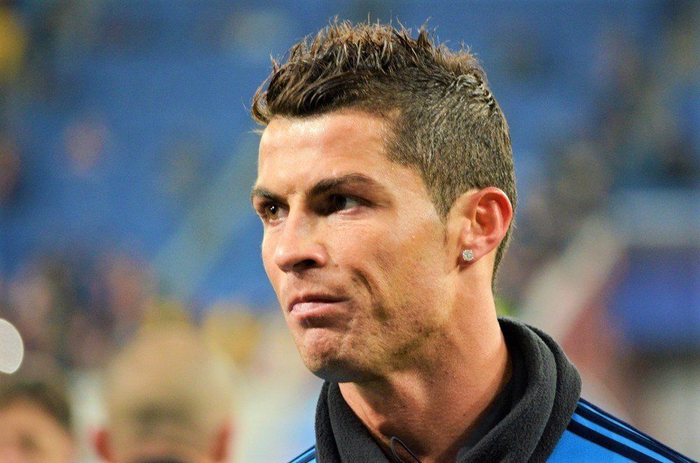 Kembali beralih ke gaya rambut spike. (Foto: Shutterstock)