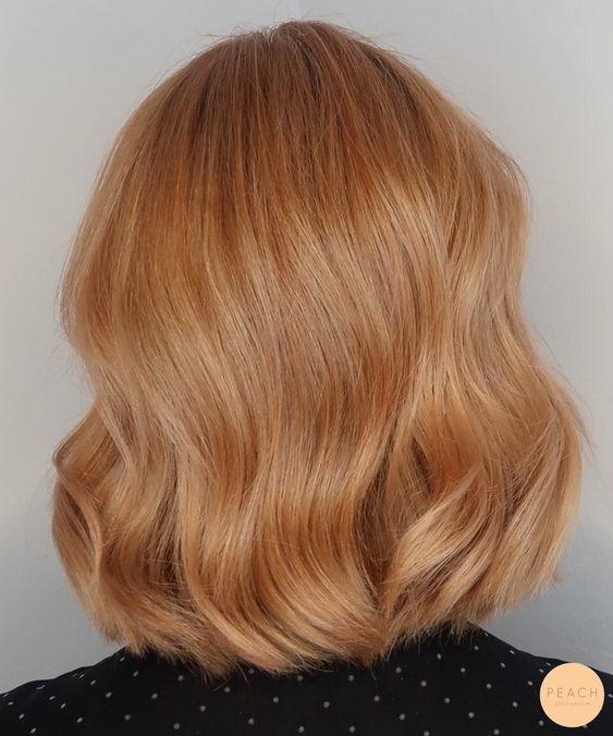 Pirang tembaga dengan unsur oranye kemerahan. (Foto: Peach Stockholm)