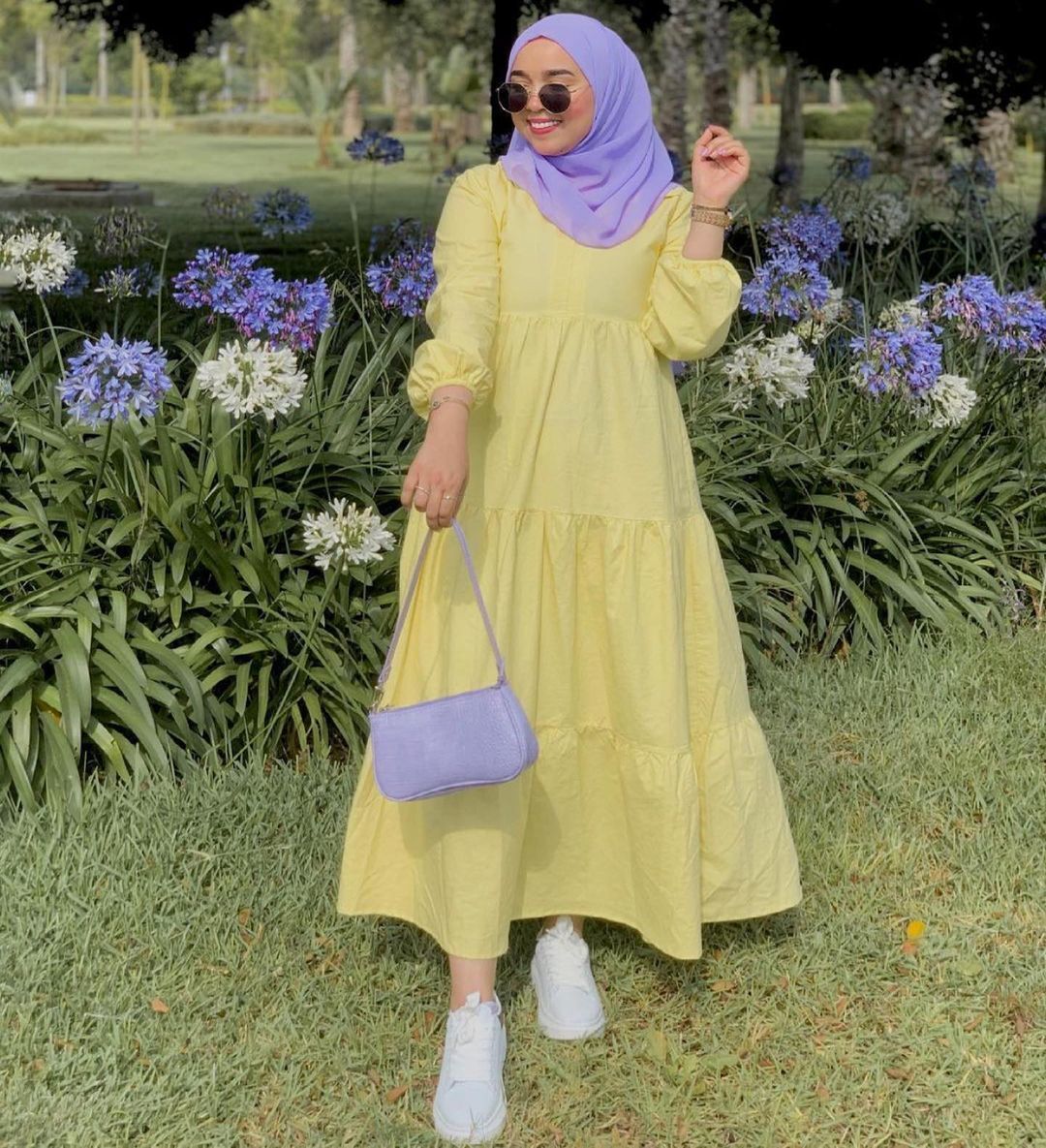 Baju Kuning dengan Jilbab Lilac