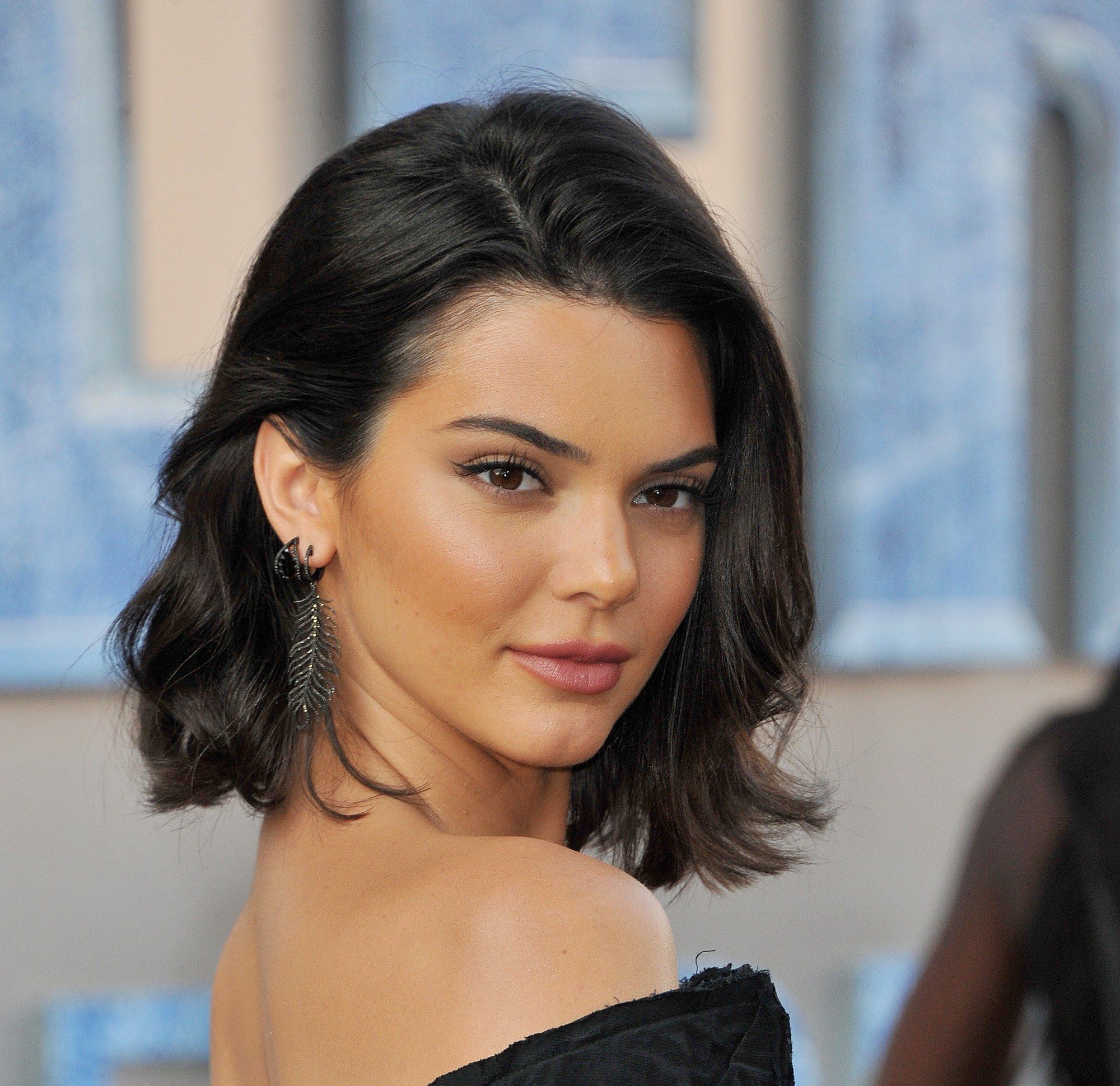 Side swept bob a la Kendall Jenner ini sempurna untuk wanita Indonesia! (Foto: Shutterstock)