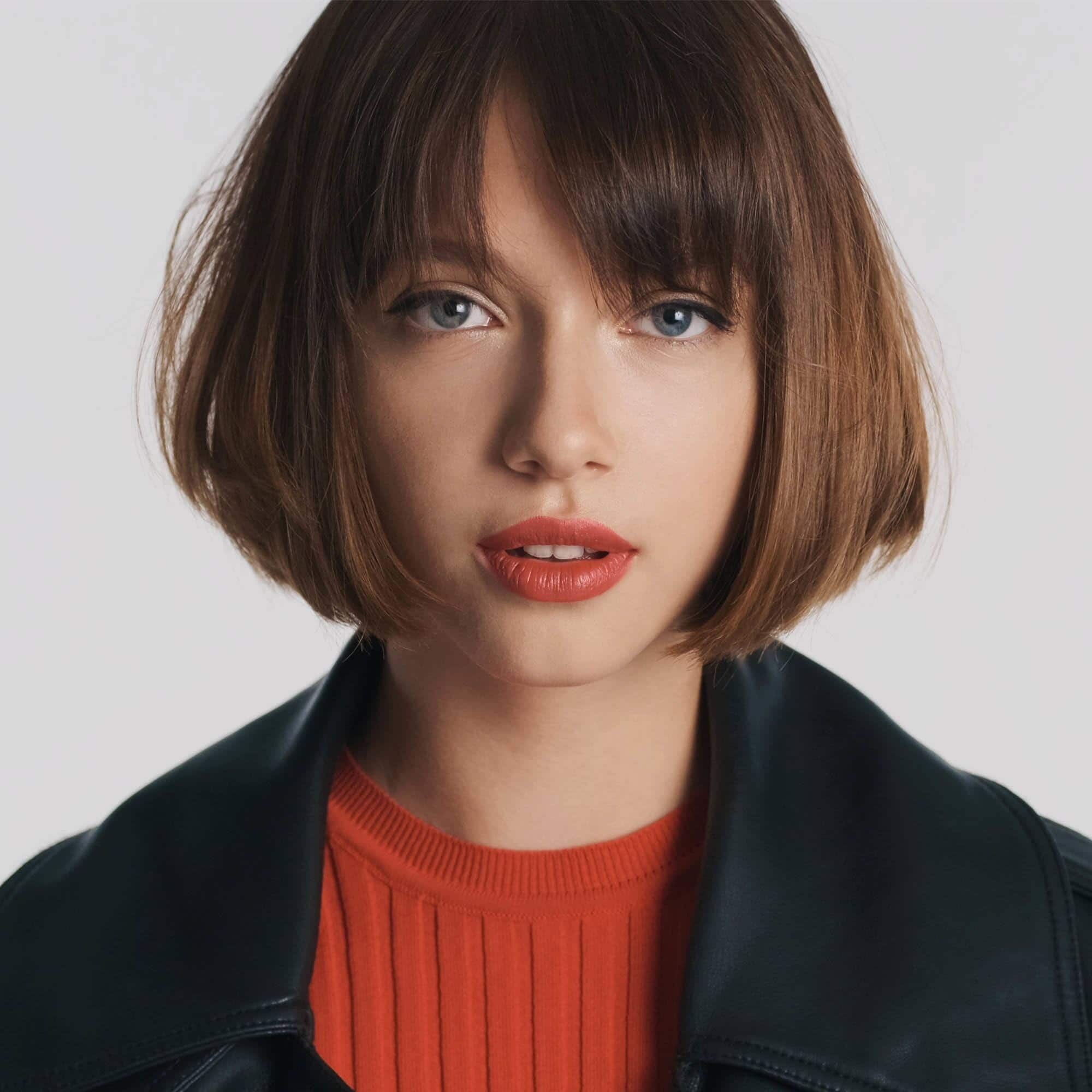 Panjangnya menutupi pipi, potongan layernya memberi definisi. (Foto: Shutterstock)