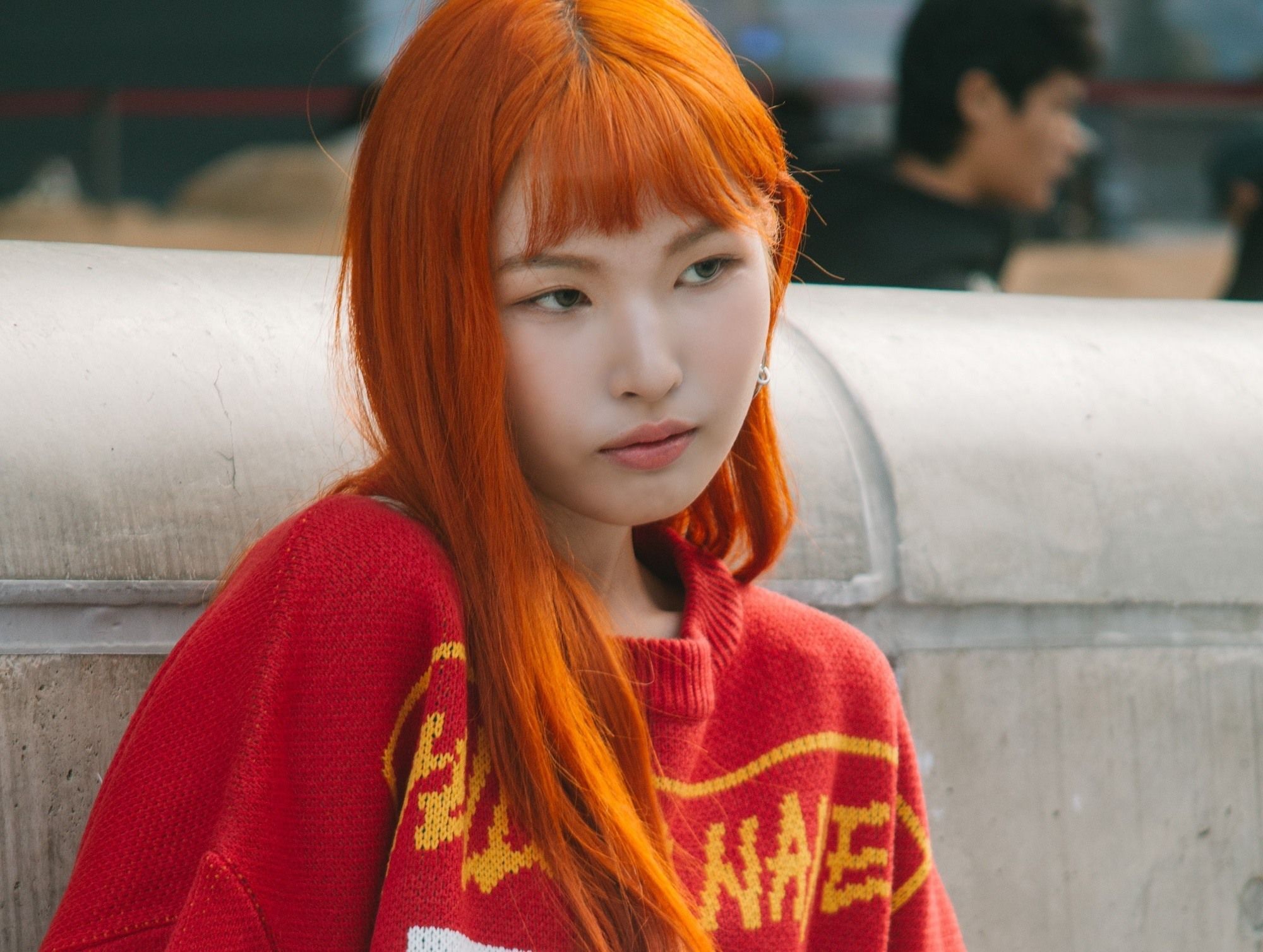 Micro bangs pada rambut berwarna cerah. (Foto: Shutterstock)