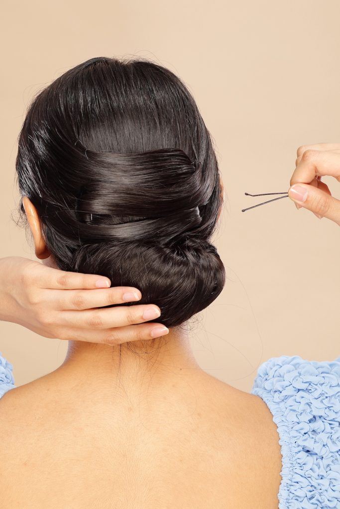 Step 5 tutorial chignon criss cross