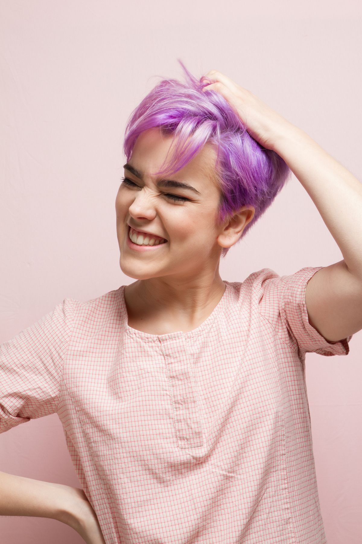 Warna rambut ungu pastel masih dalam kategori temporary. (Foto: Shutterstock)