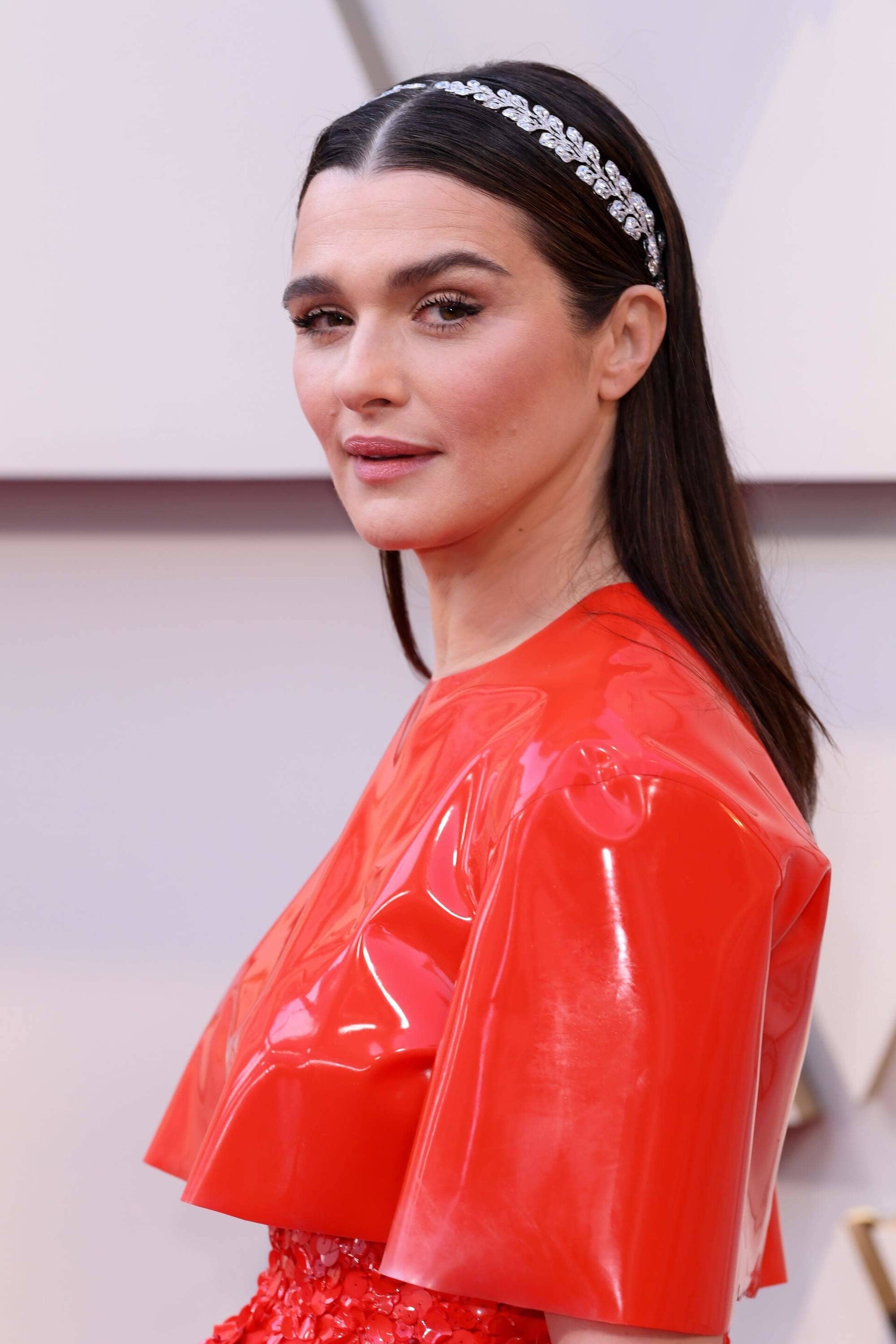 Siapa yang butuh gaya rambut kompleks jika bandana seperti ini bisa membuat penampilanmu makin keren? (Foto: REX by Shutterstock)