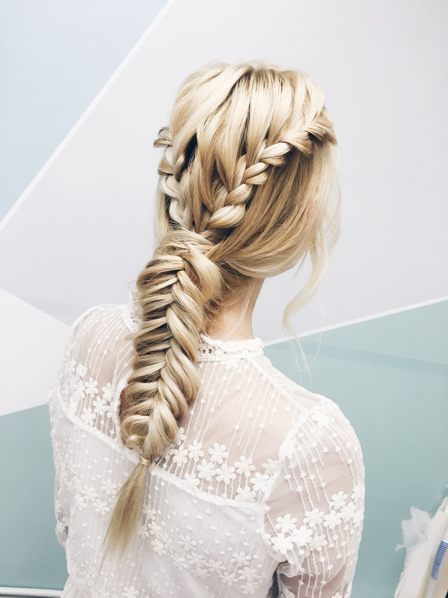 Gaya kepang double yang diakhiri dengan fishtail. (Foto: Shutterstock)