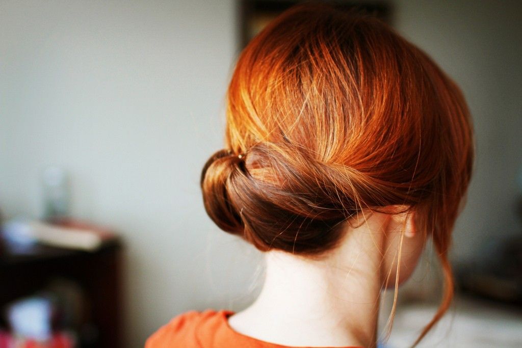 Gaya sanggul chignon yang klasik. (Foto: Sara Lynn Paige)