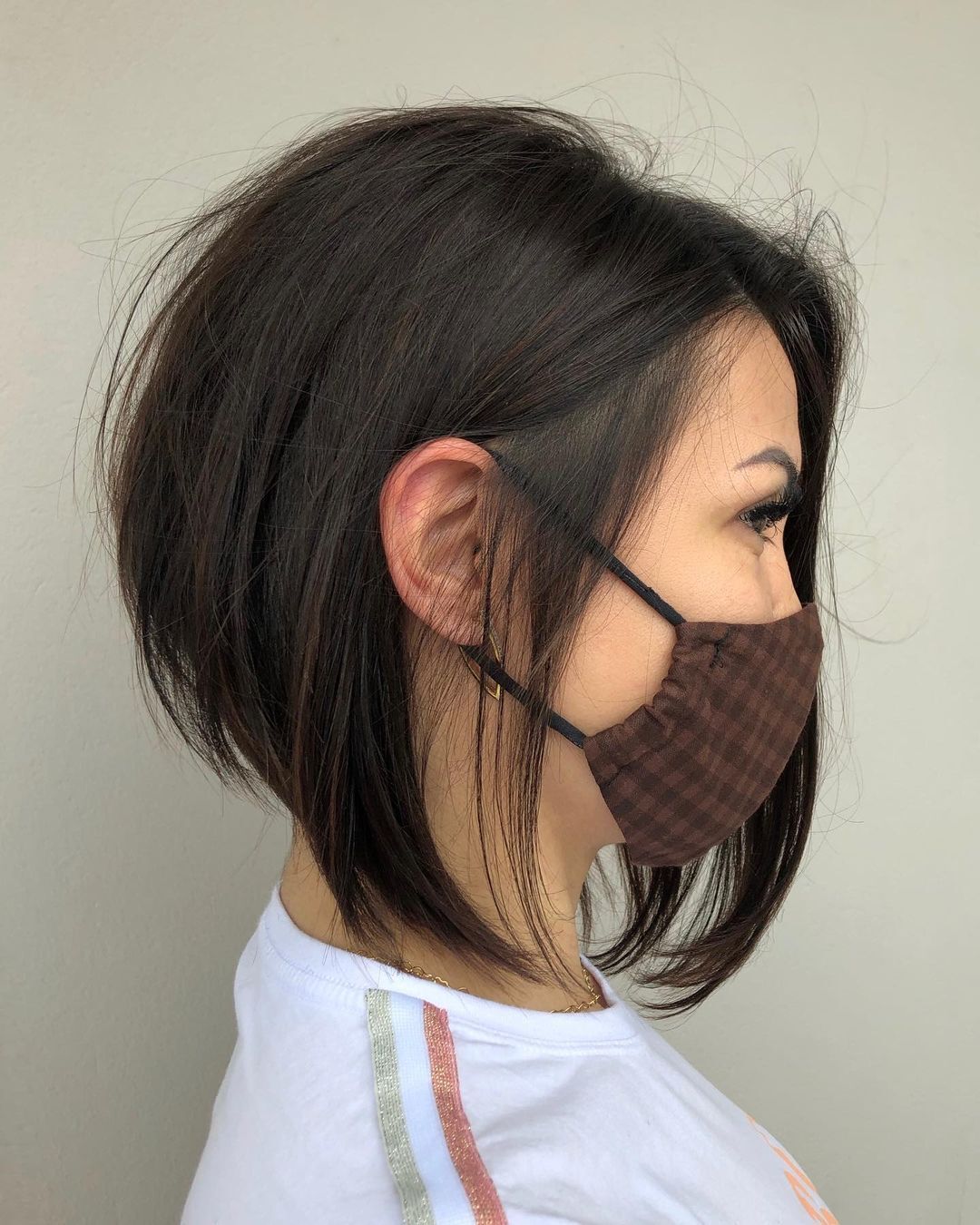 Model rambut manis ini cocok untuk kamu yang serba praktis. (Foto: Instagram.com/nikcabral)