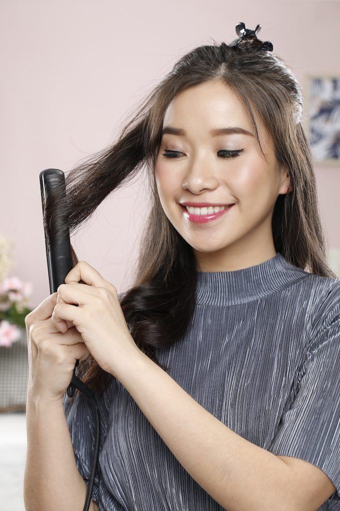 Step 2 Mengeriting pada ujung rambut