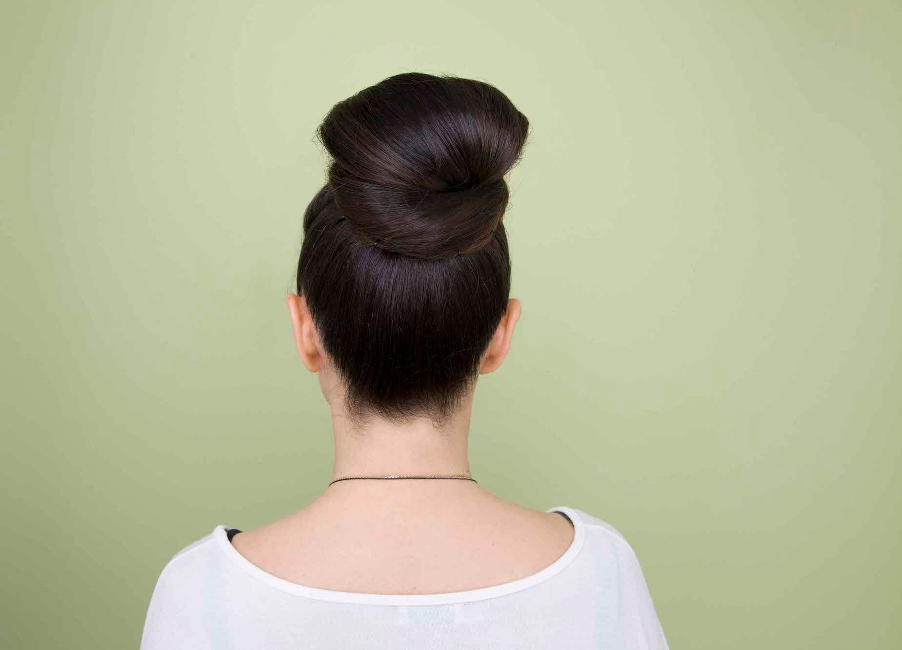 Dengan rambut yang sangat panjang dan tebal, kamu bisa coba model rambut ini. (Foto: Raquel Burst)