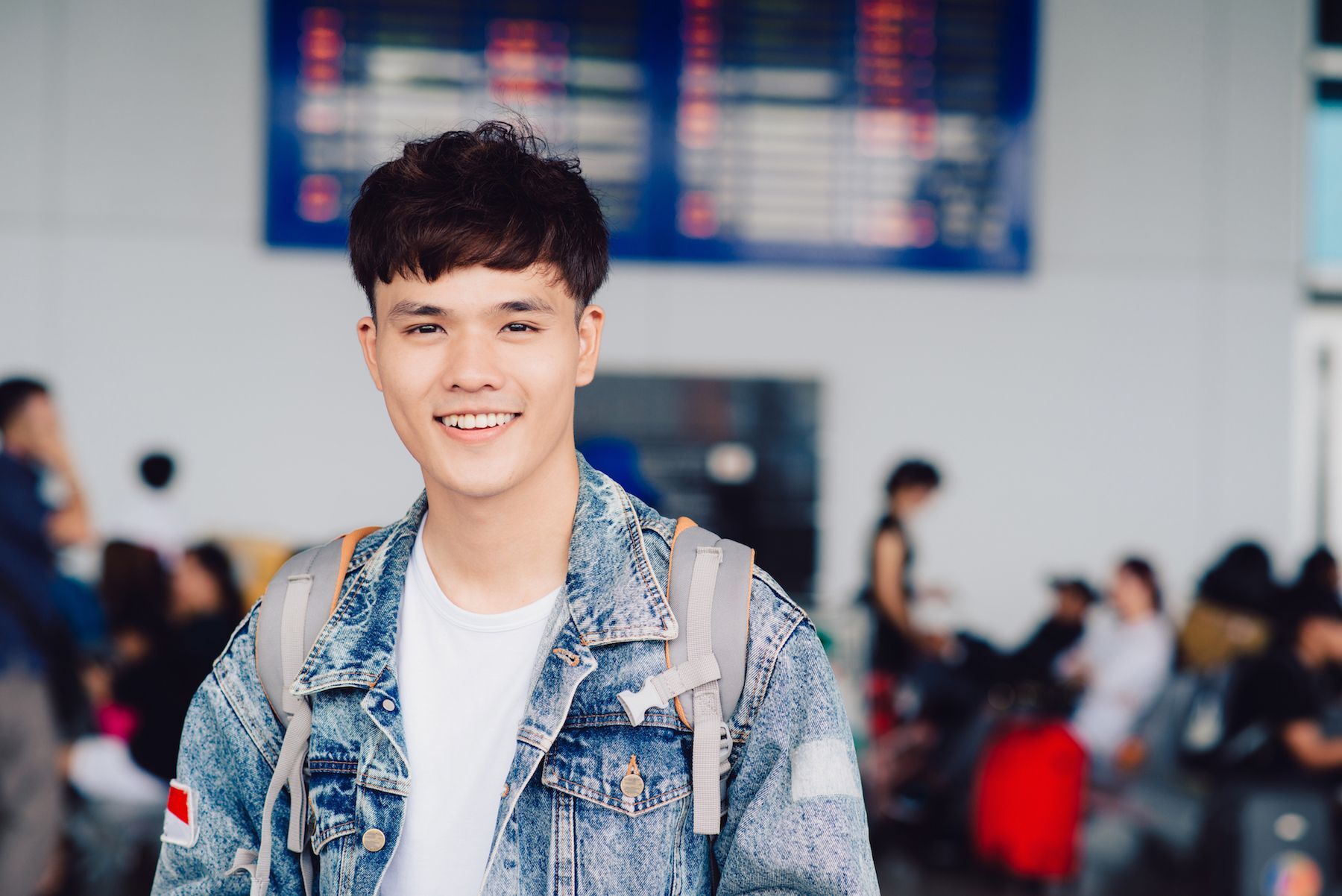 Sisir rambut ke bagian depan. (Foto: Shutterstock)