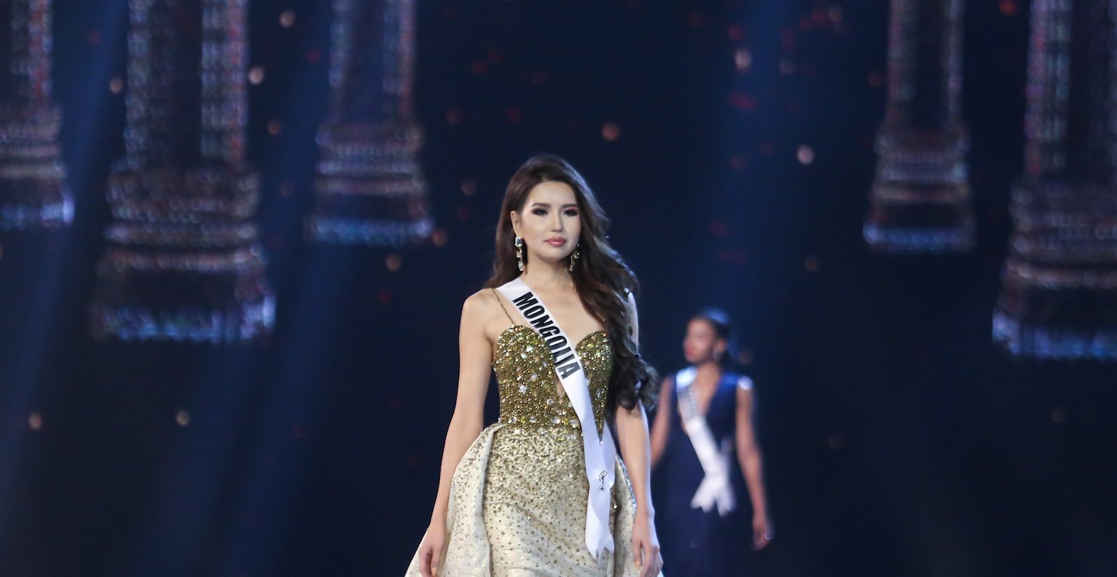 Gaya rambut bervolume akan membuat rambutmu terlihat tebal. (Foto: Shutterstock)