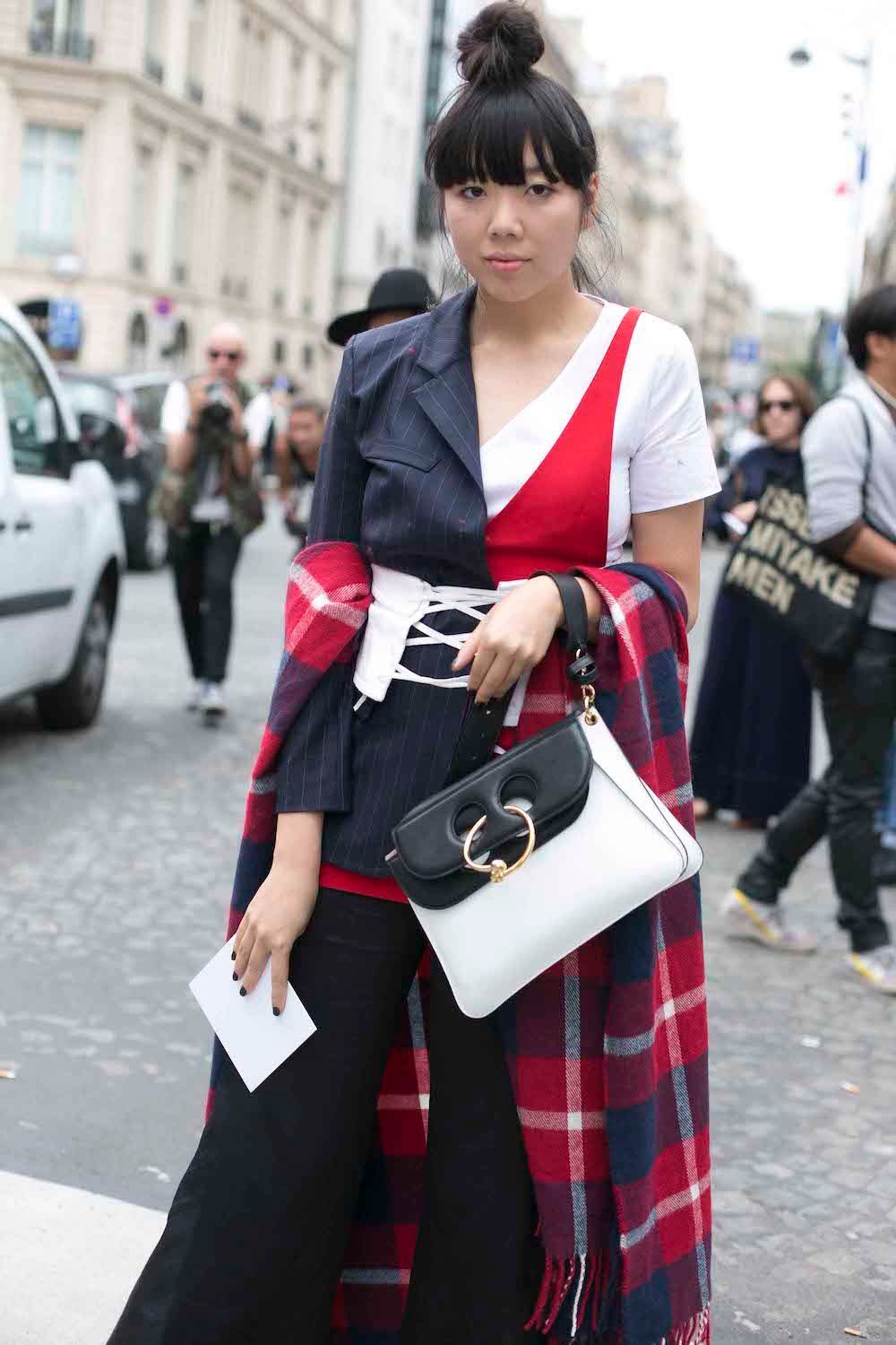 26 Gaya Rambut Top Knot yang Cantik Untuk ke Pesta