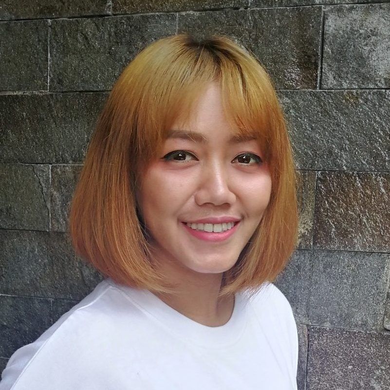 Nadya editor all things hair dengan warna pirang